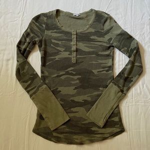 Women’s camo print long sleeve shirt